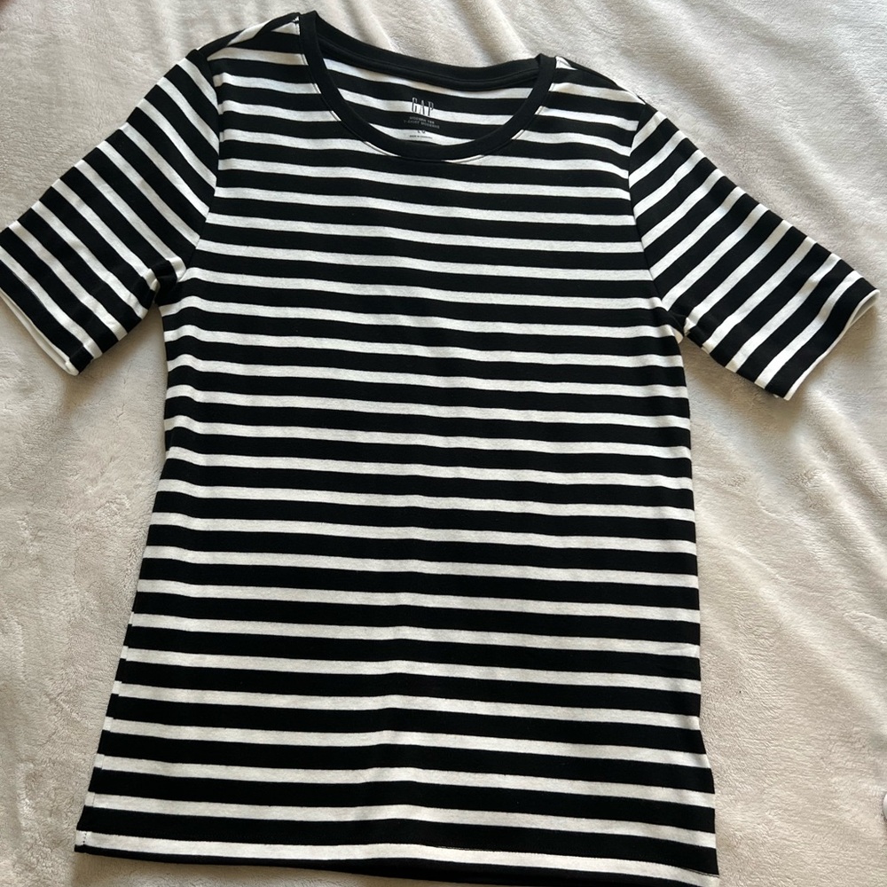 Gap tee